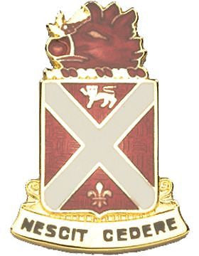 0118 Field Artillery Unit Crest (Nescit Cedere)